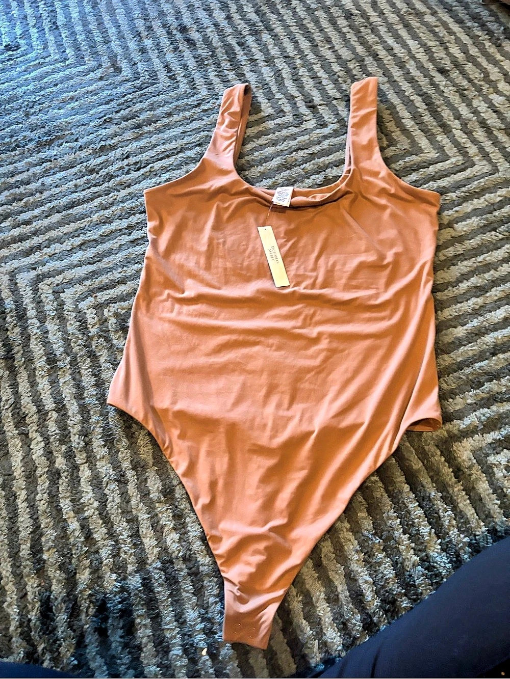 Skims One-Piece Swimsuit in Brown Size Medium NWT - Picture 4 of 5